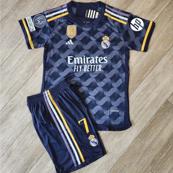 Real Madrid Vini Jr 7 set for kids - Picture 4 of 5